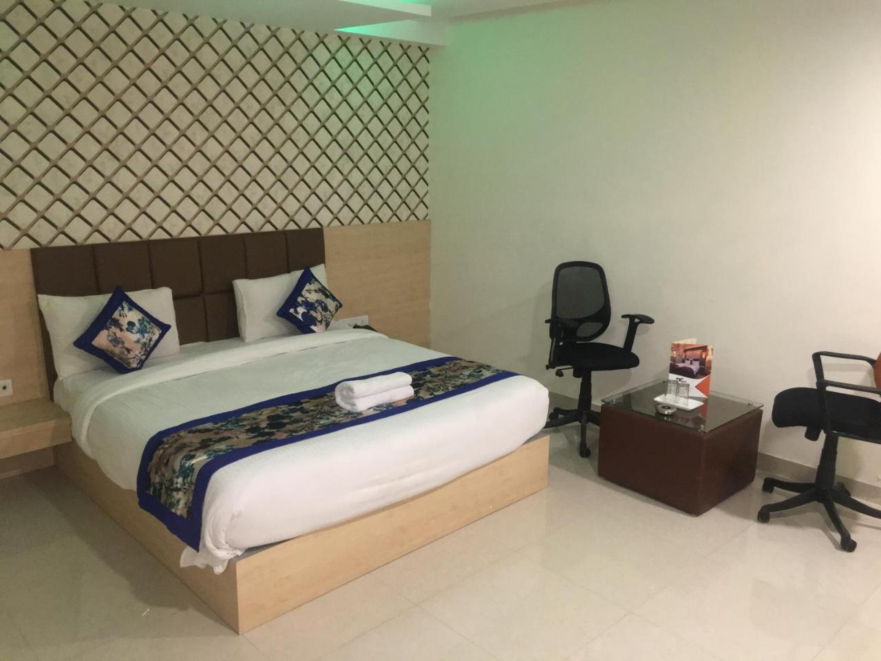 Hotel Airport D'Capitol Nuova Delhi Esterno foto